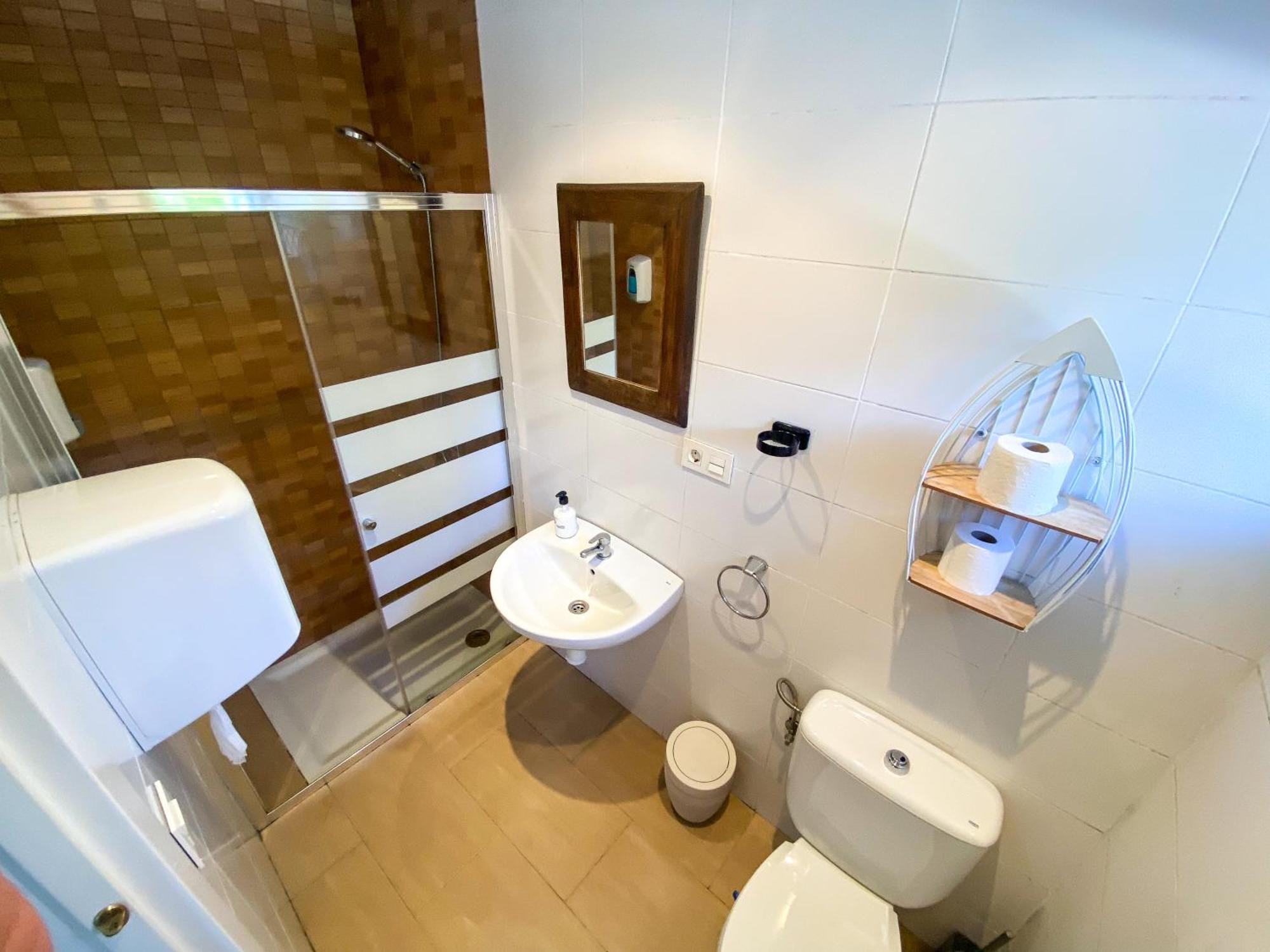 Surf House Hostel *