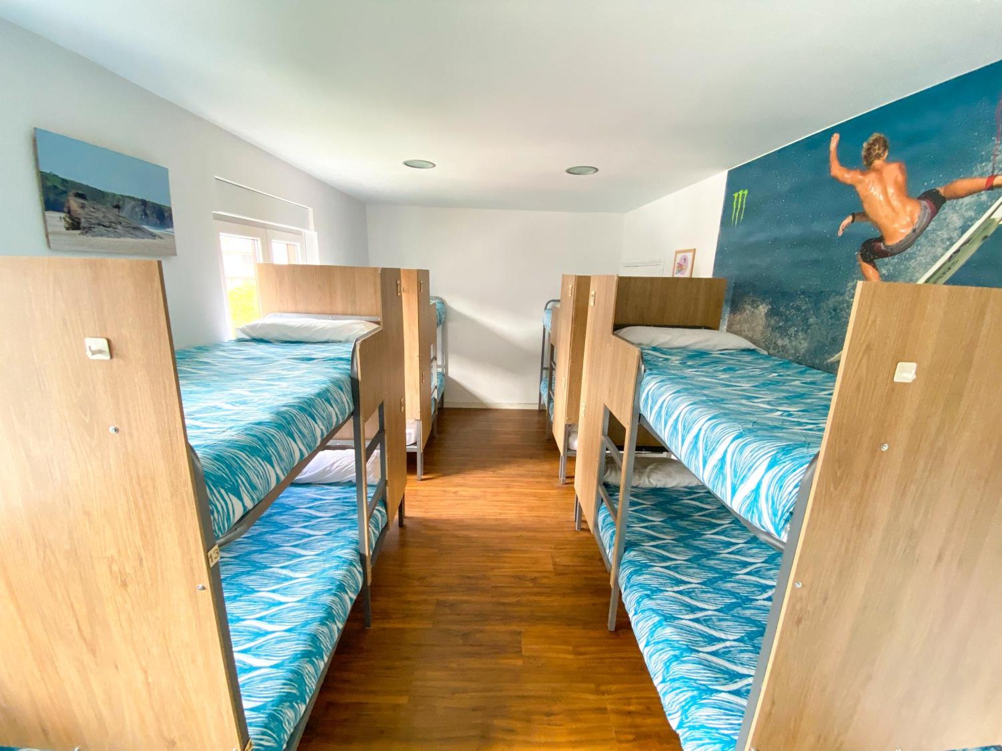 Surf House Hostel *